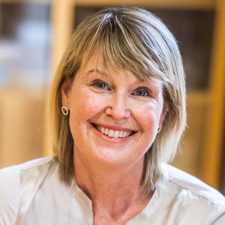 Image of Lesley Stephen.